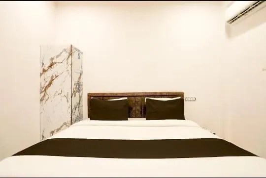 Guest house Aditya Residency Varanasi